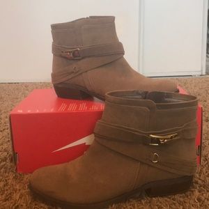 FERGALICIOUS Brown Ankle Boots